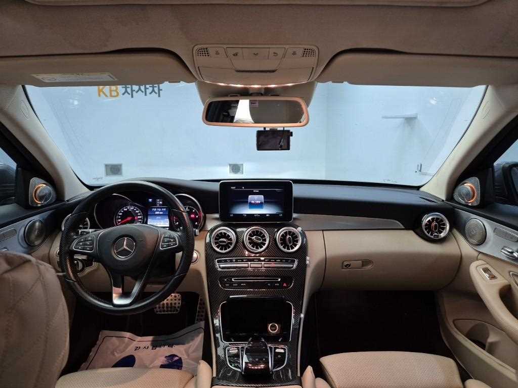 Mercedes Benz C Class - Vista 5