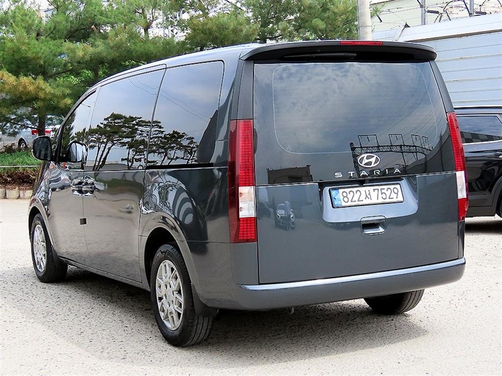 HYUNDAI Staria - Vista 3