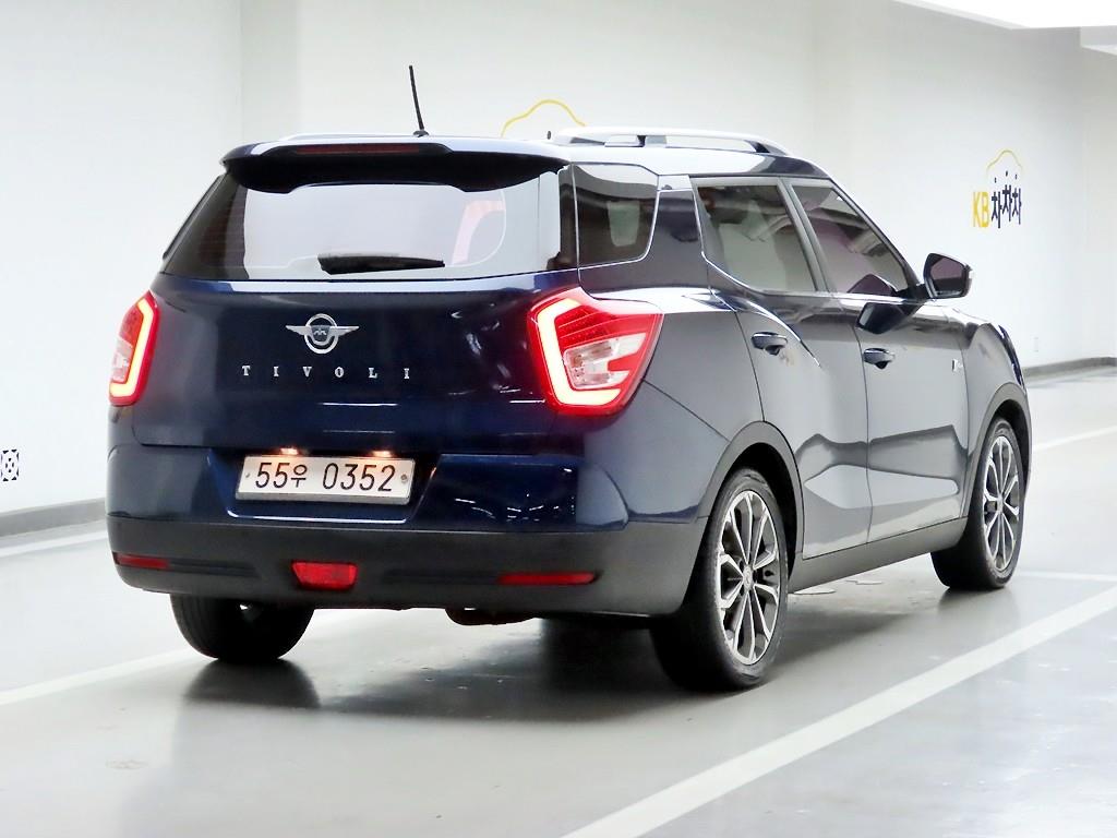 Ssangyong Tivoli - Vista 4