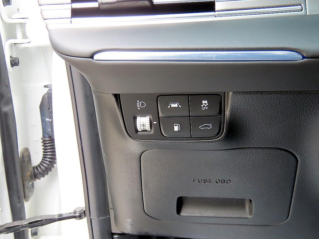 HYUNDAI Grandeur - Vista 12
