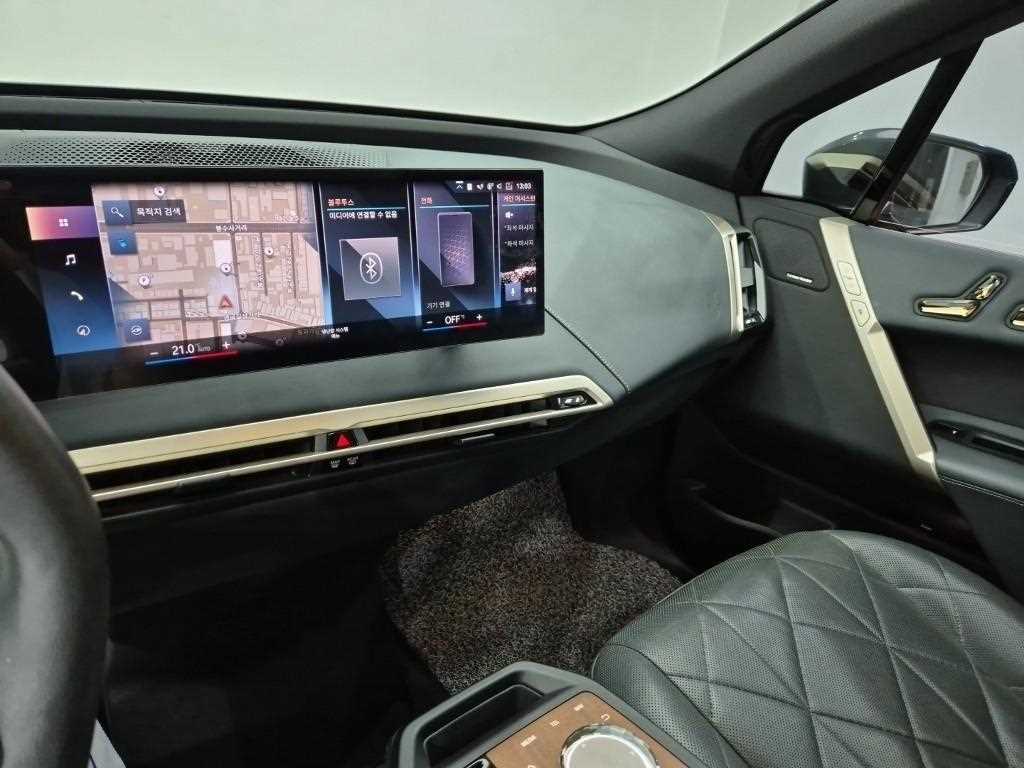 BMW iX - Vista 10