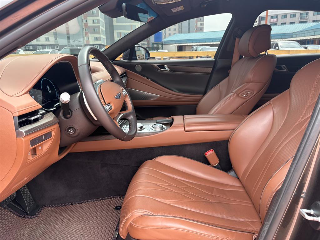 Genesis G80 - Vista 10