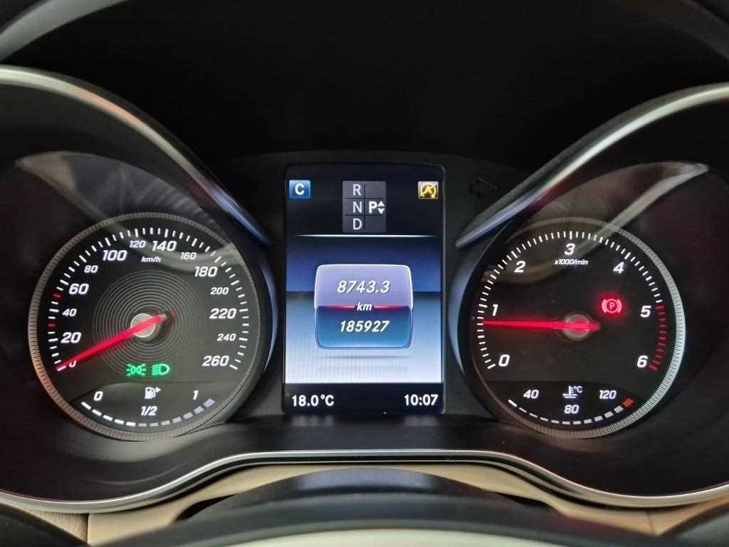 Mercedes Benz C Class - Vista 4