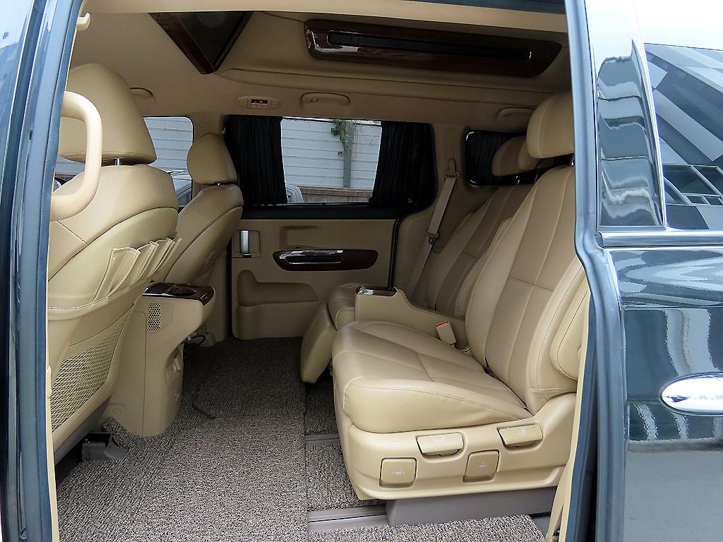 KIA Carnival - Vista 6