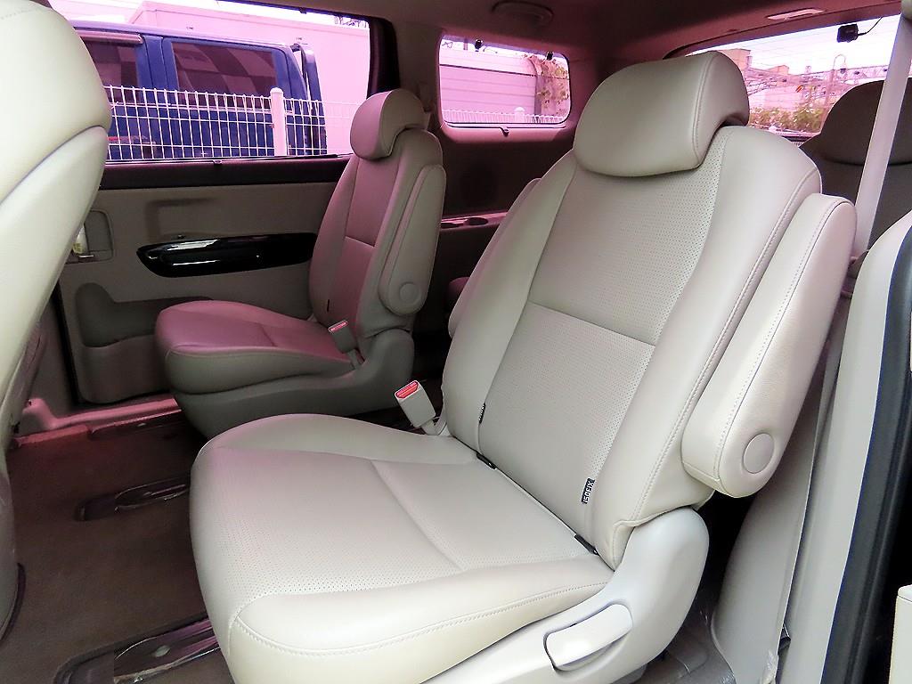 KIA Carnival - Vista 6