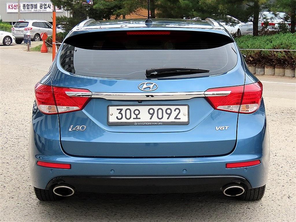 HYUNDAI i40 - Vista 4
