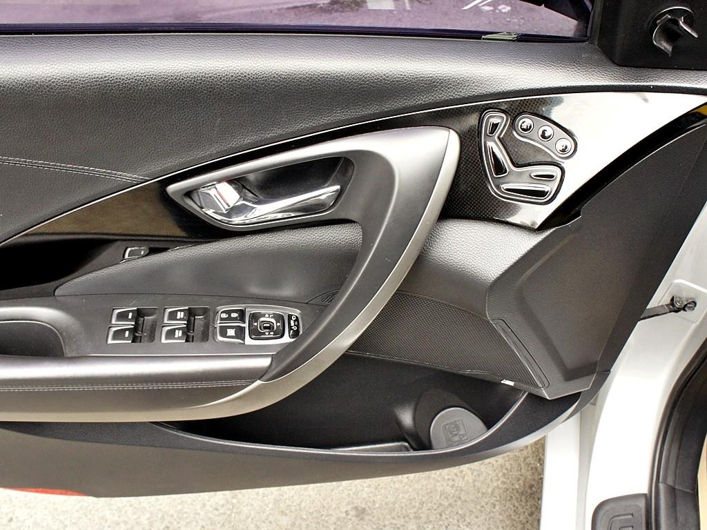 HYUNDAI Grandeur 2015 Gris - Importación desde Corea - HF Imports Iquique - Foto 13