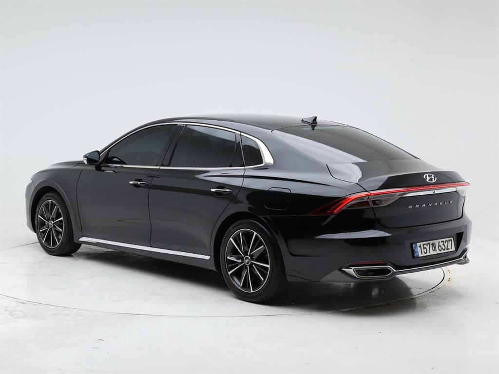 HYUNDAI Grandeur - Vista 7
