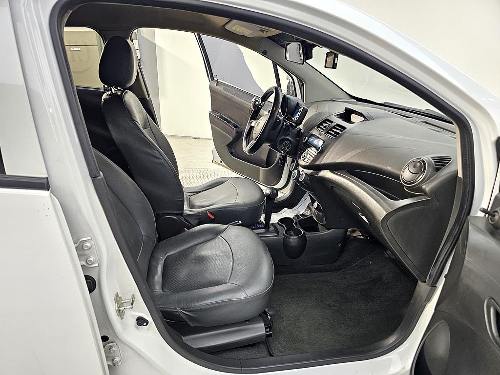 Chevrolet Spark - Vista 11