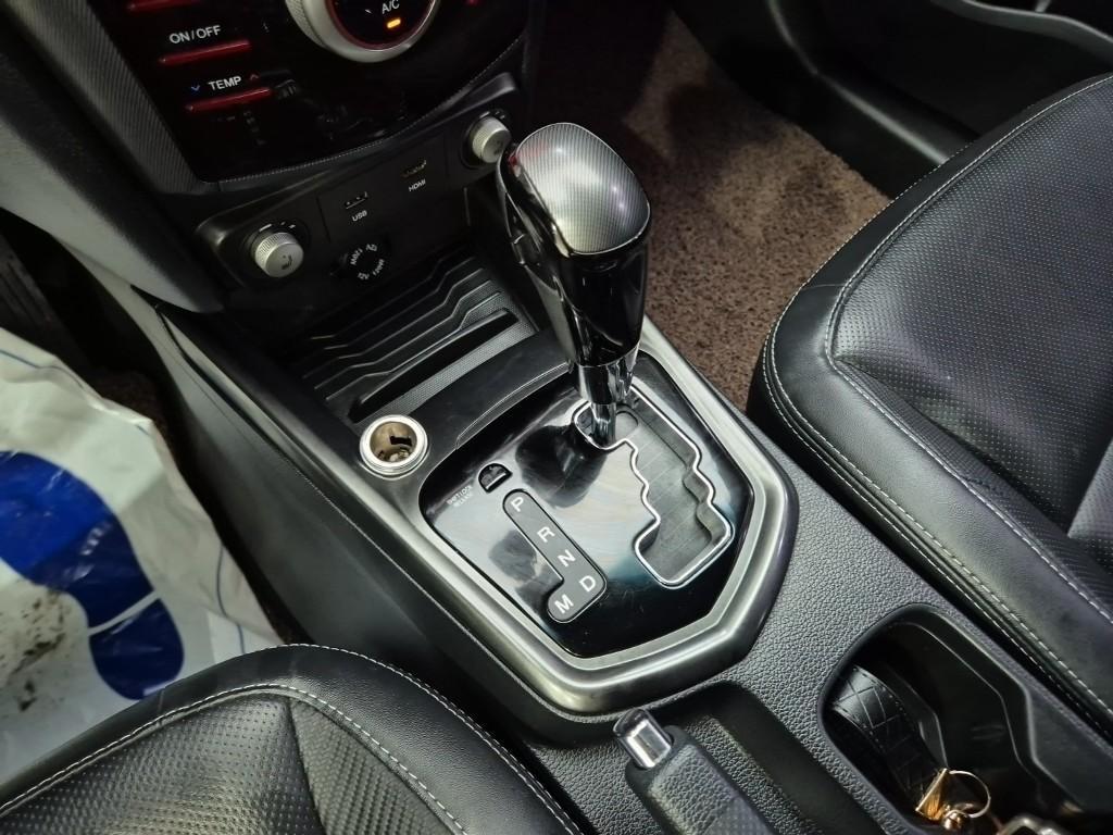 Ssangyong Tivoli - Vista 9