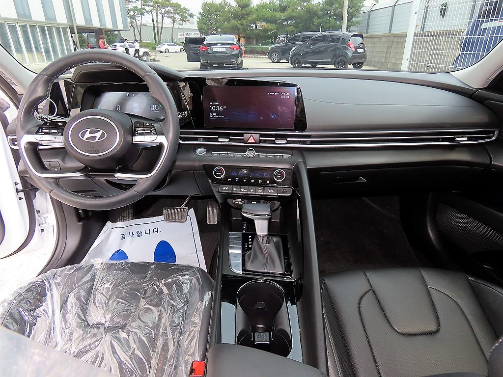 HYUNDAI Avante - Vista 7