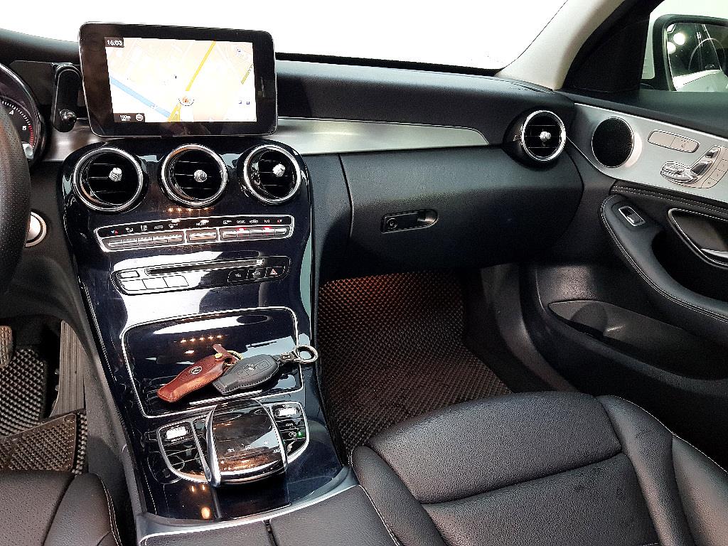 Mercedes Benz C Class - Vista 10