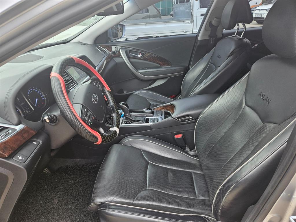 HYUNDAI Aslan - Vista 5