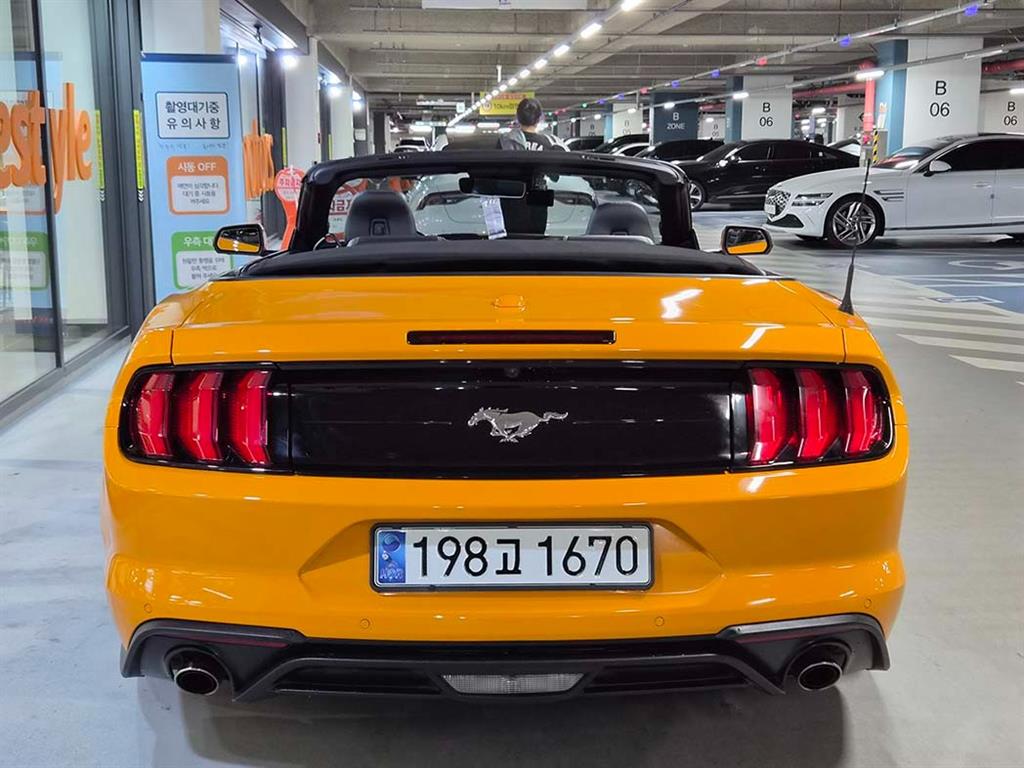 Ford Mustang - Vista 5