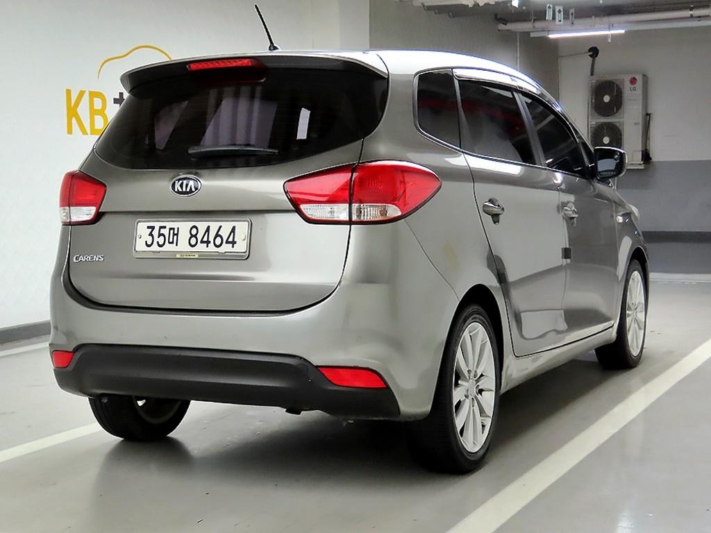 KIA Carens - Vista 4