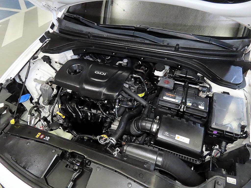 HYUNDAI Avante 2016 Blanco - Importación desde Corea - HF Imports Iquique - Foto 17