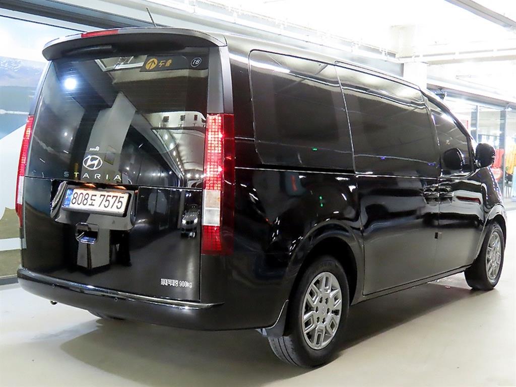 HYUNDAI Staria - Vista 4