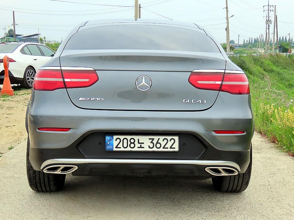 Mercedes Benz GLC Class - Vista 4