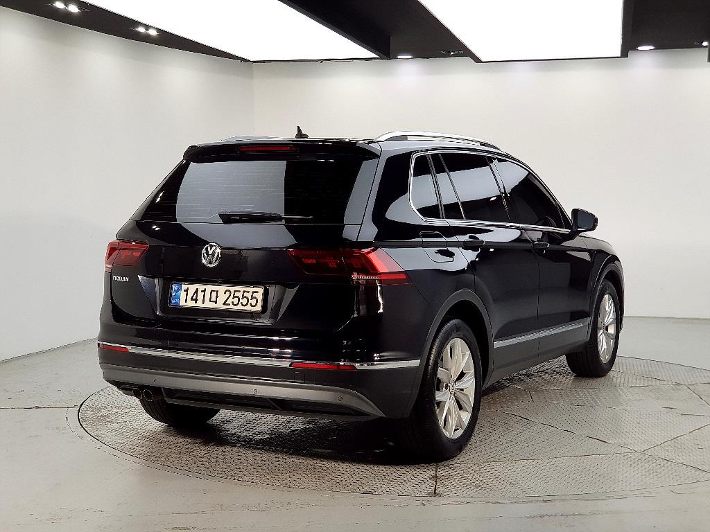 Volkswagen Tiguan - Vista 4
