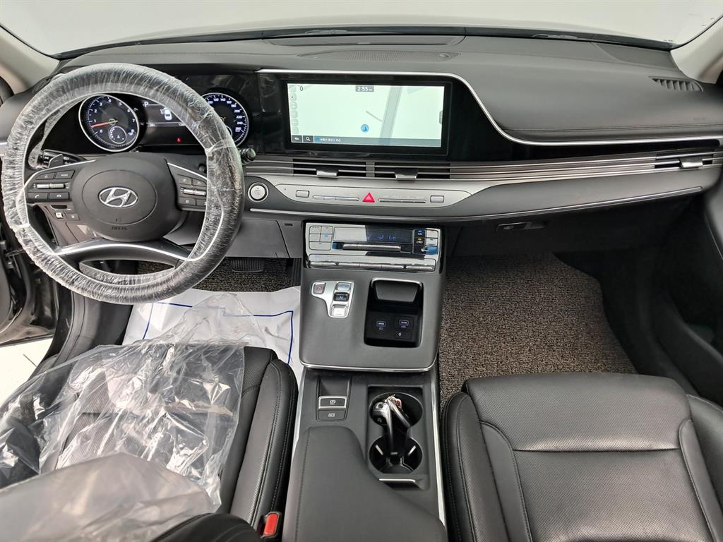 HYUNDAI Grandeur - Vista 11