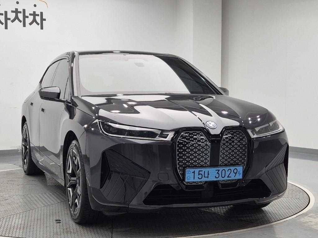 BMW iX - Vista 4