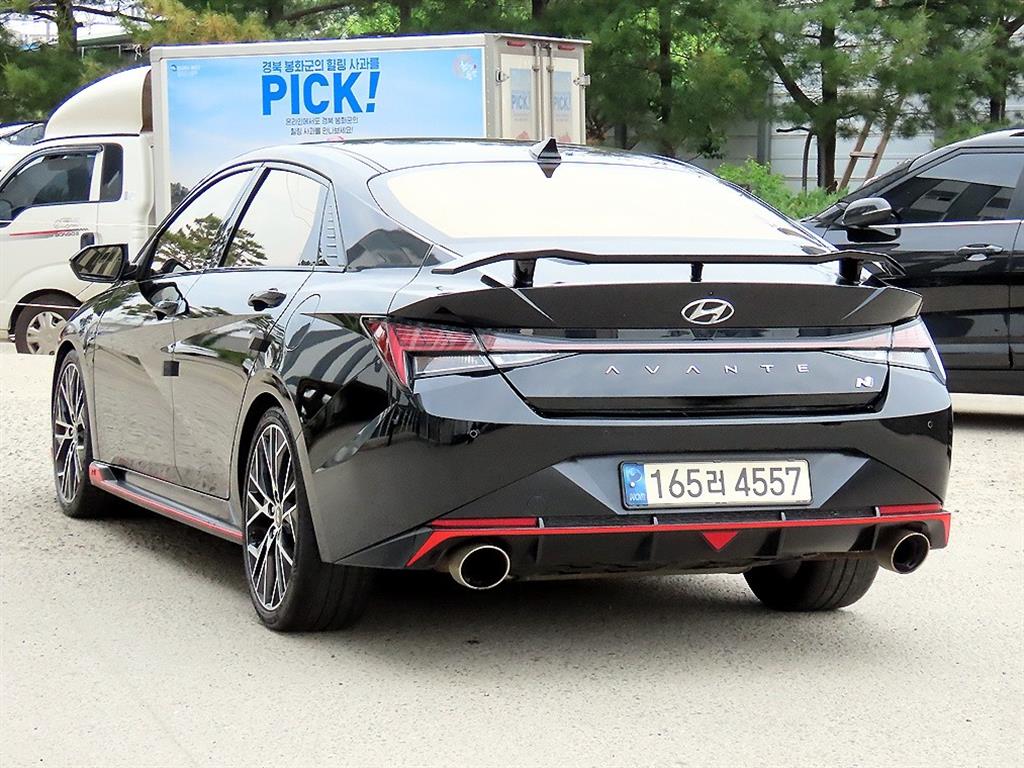 HYUNDAI Avante - Vista 3