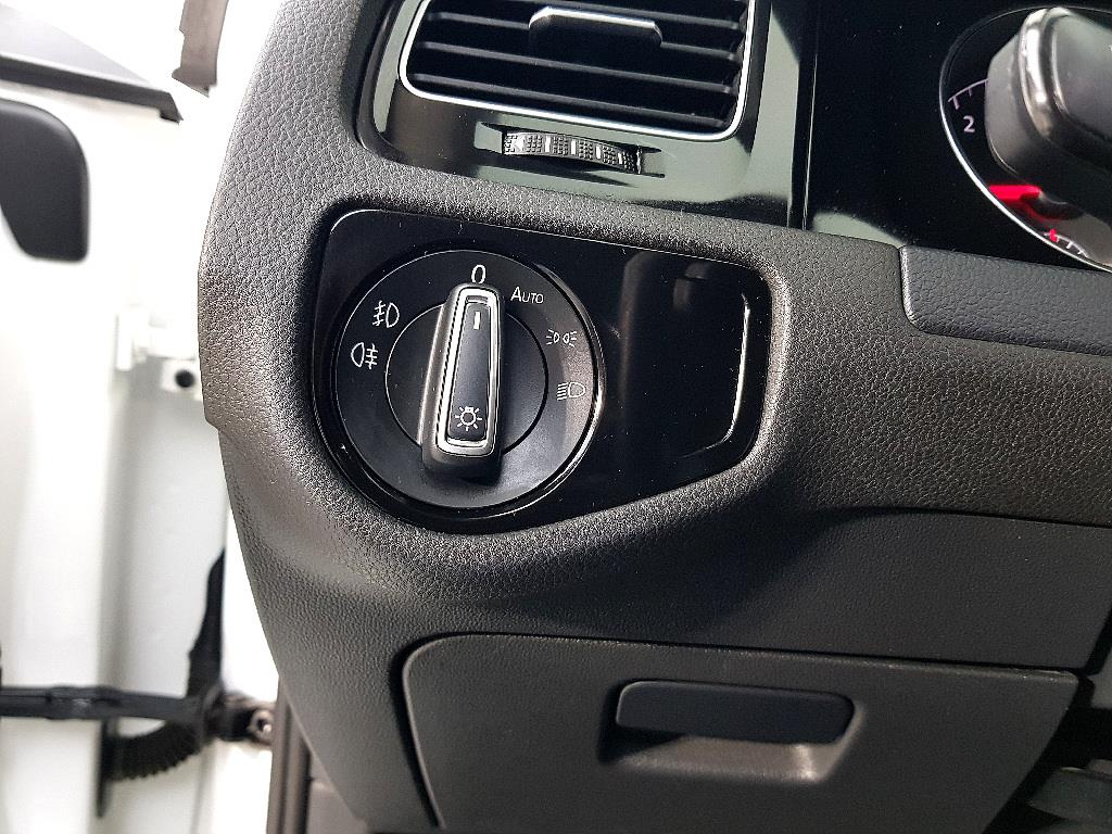 Volkswagen Golf - Vista 12