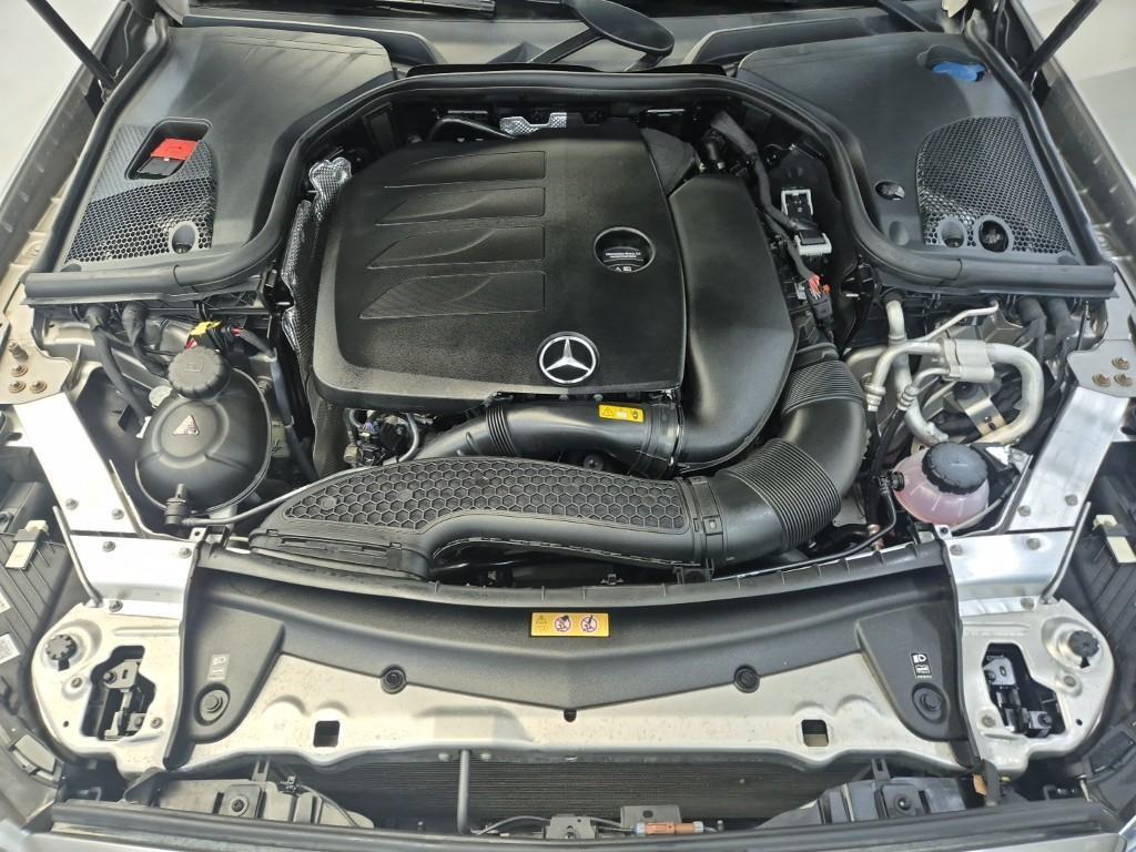 Mercedes Benz E class - Vista 5