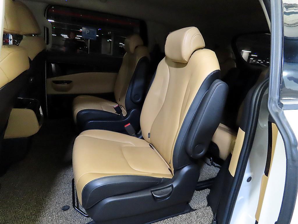 KIA Carnival - Vista 7