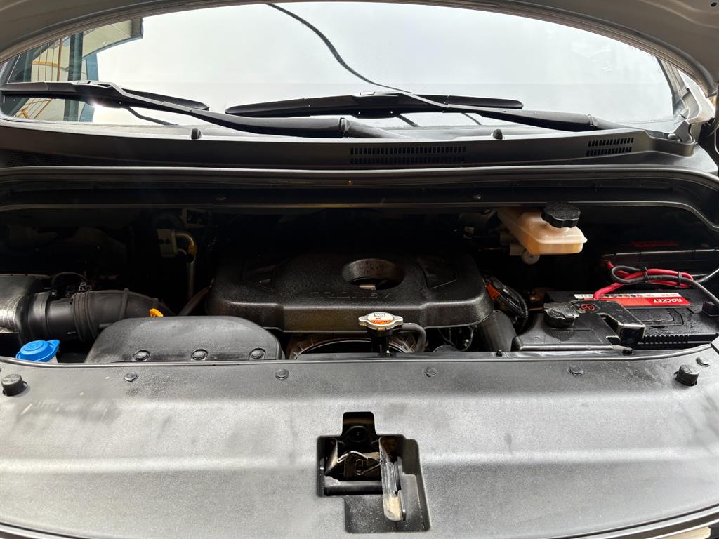 HYUNDAI Starex - Vista 6