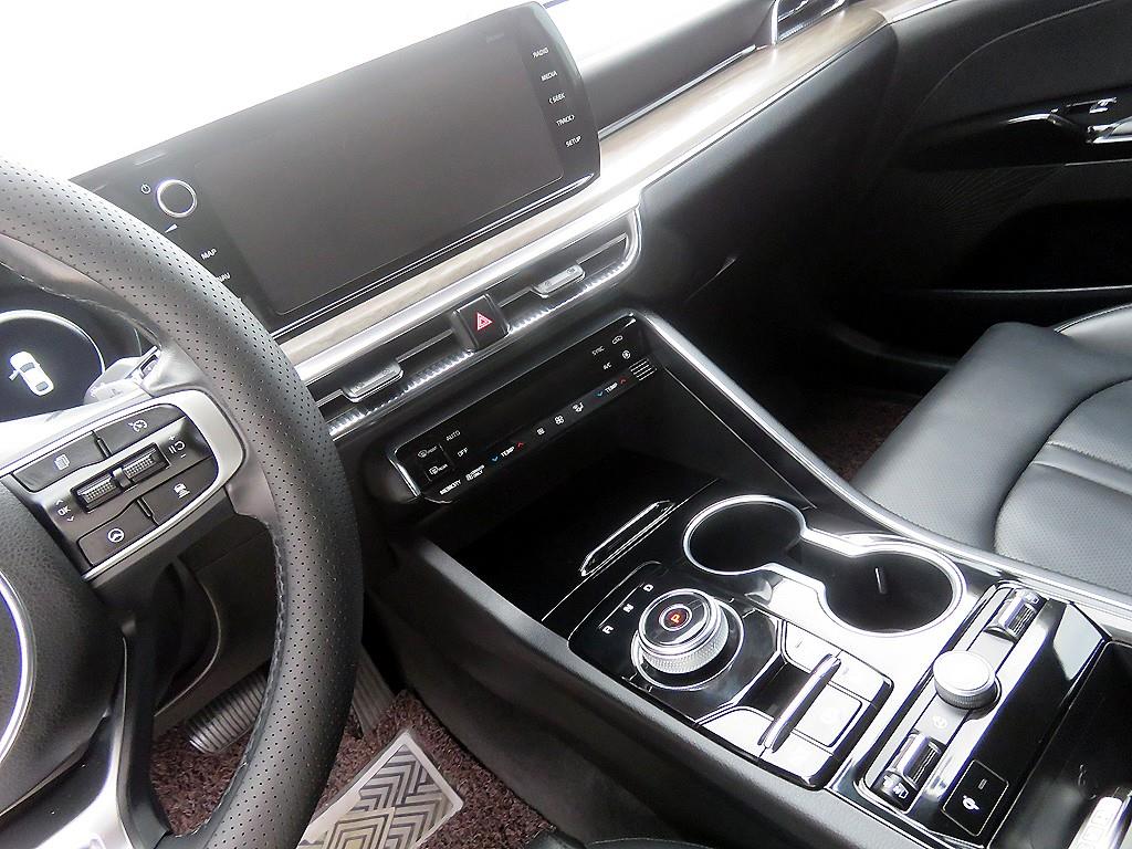 KIA K5 - Vista 9