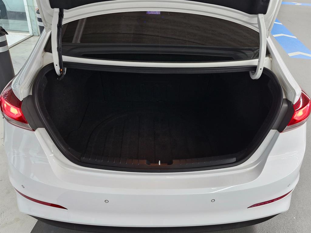 HYUNDAI Avante 2017 Blanco - Importación desde Corea - HF Imports Iquique - Foto 19