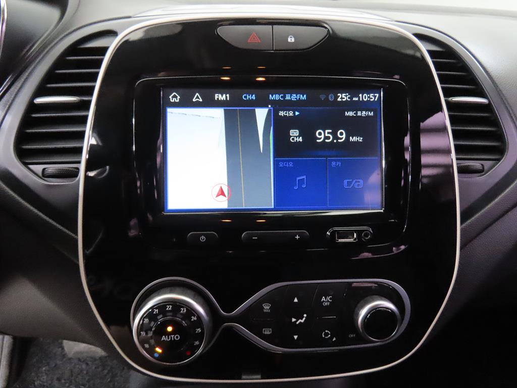 SAMSUNG QM3 - Vista 9
