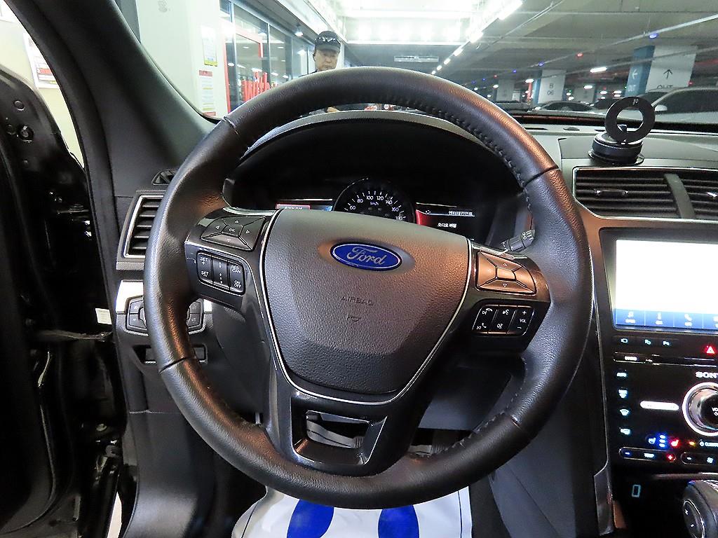 Ford Explorer - Vista 8