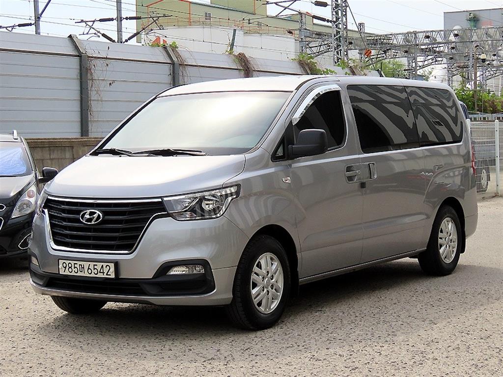 HYUNDAI Starex - Vista 2