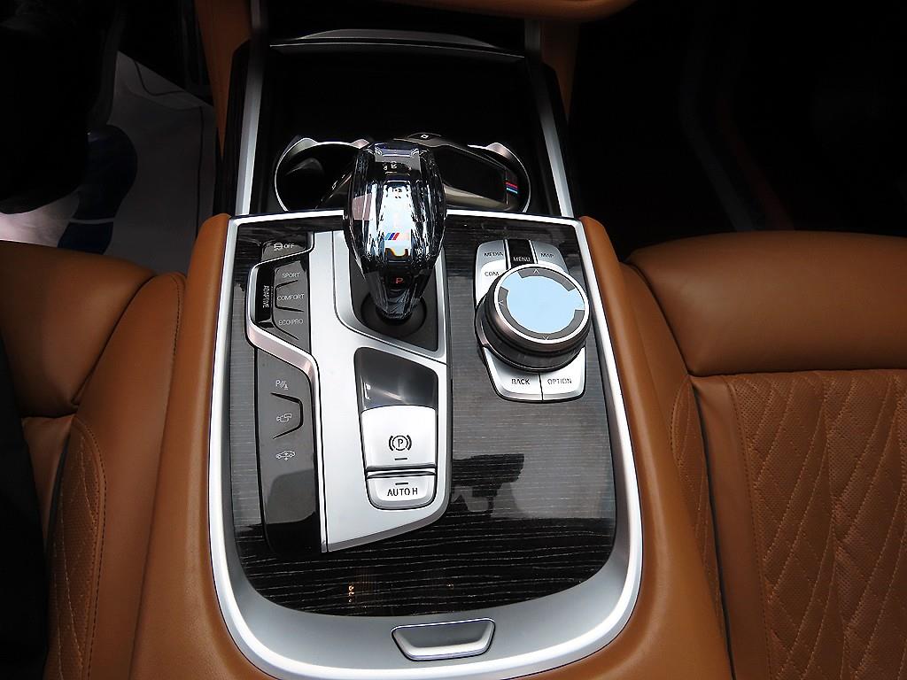 BMW 7 Series - Vista 11