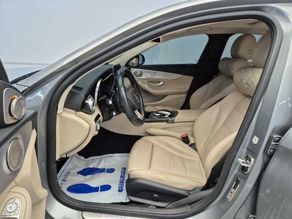 Mercedes Benz C Class - Vista 9
