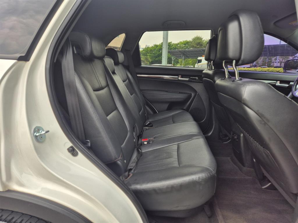 KIA Sorento - Vista 10