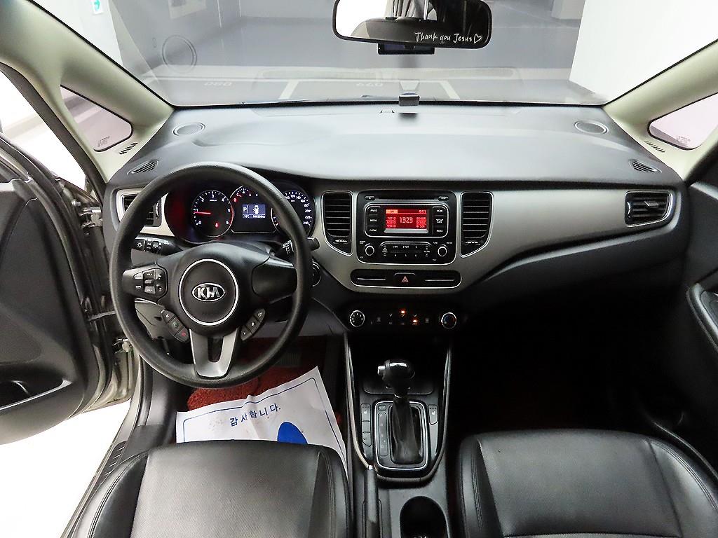 KIA Carens - Vista 6
