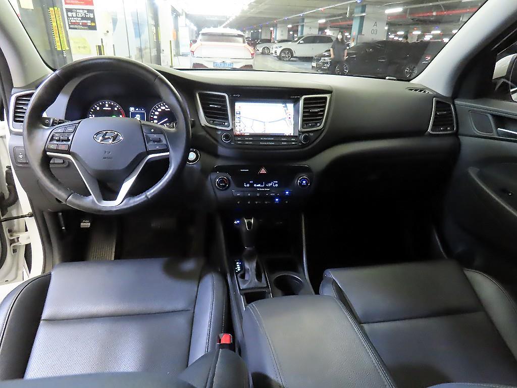 HYUNDAI Tucson - Vista 10