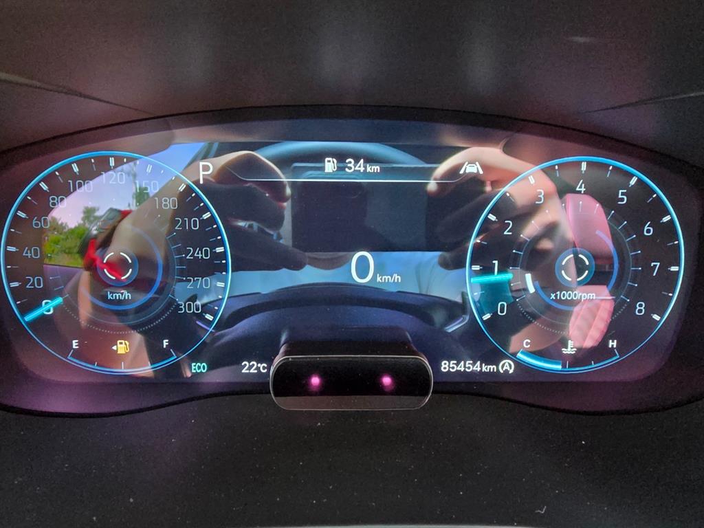 Genesis G70 - Vista 10