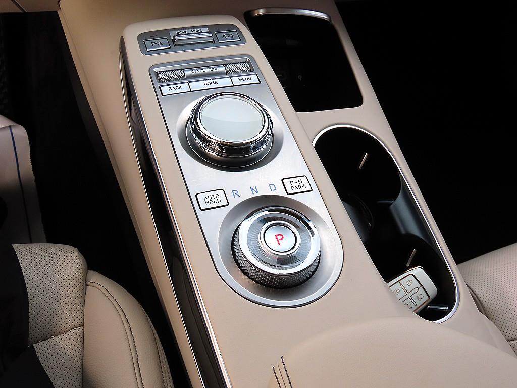 Genesis GV70 - Vista 11