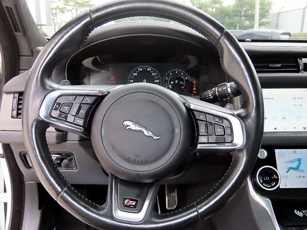 Jaguar XF - Vista 8