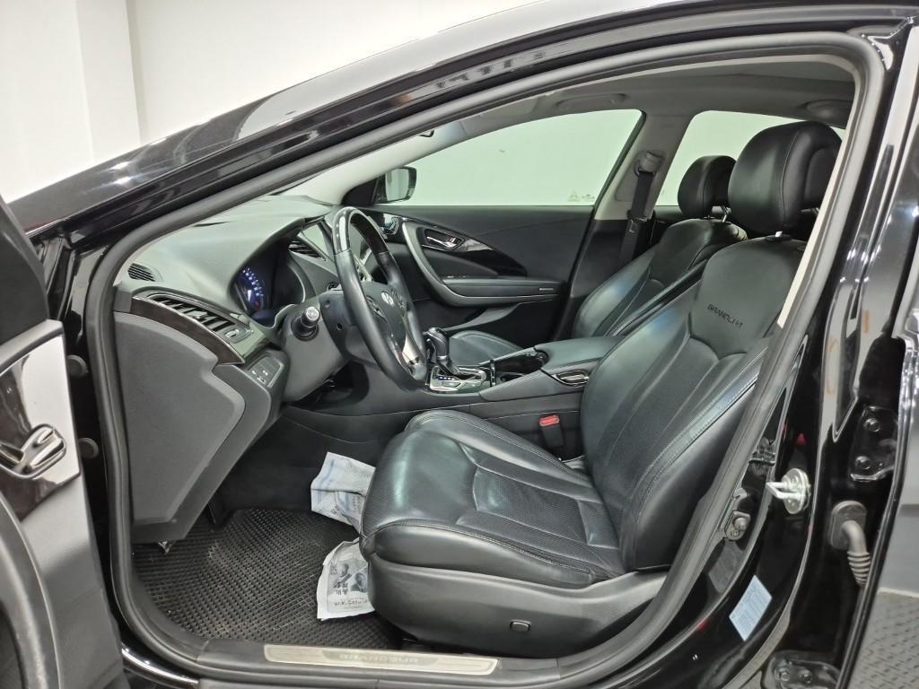 HYUNDAI Grandeur - Vista 10