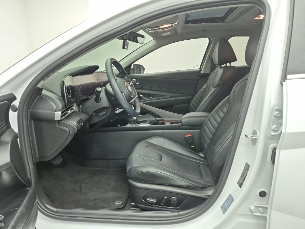 HYUNDAI Avante - Vista 11