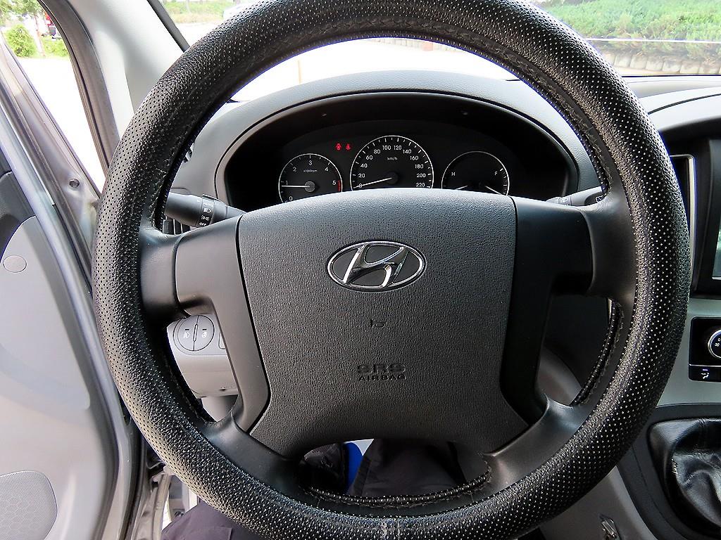 HYUNDAI Starex - Vista 8