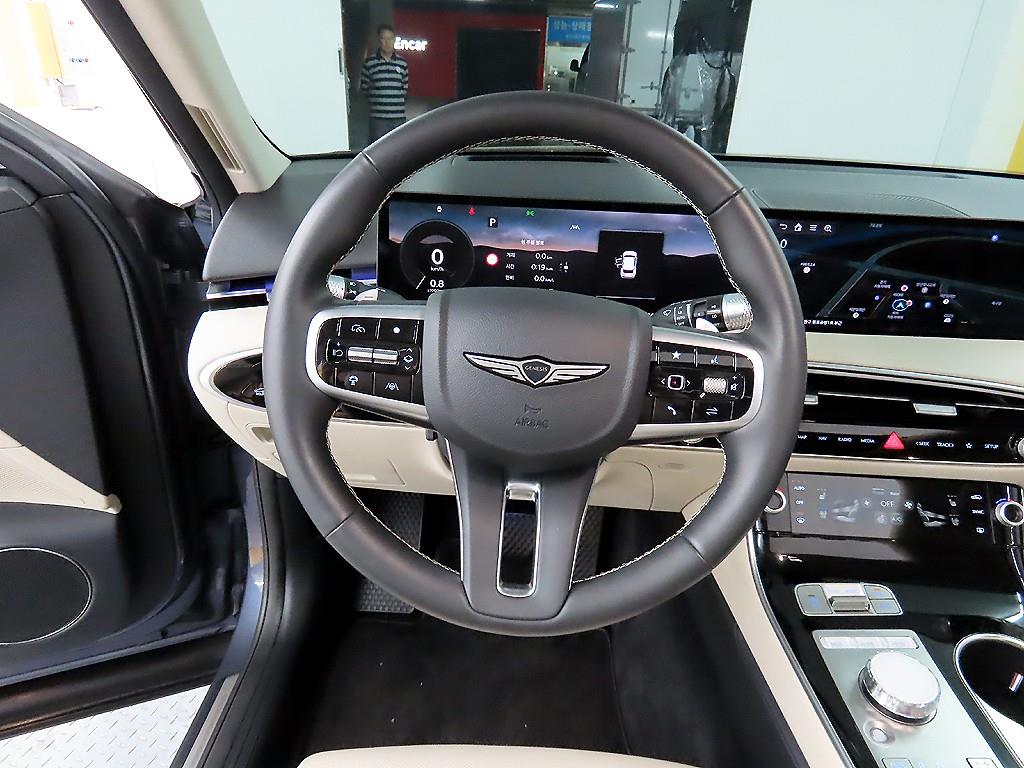 Genesis GV70 - Vista 9