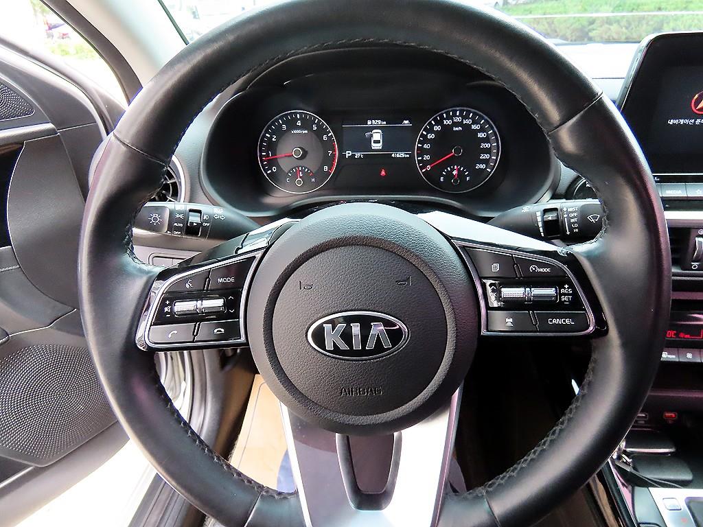 KIA K3 - Vista 8