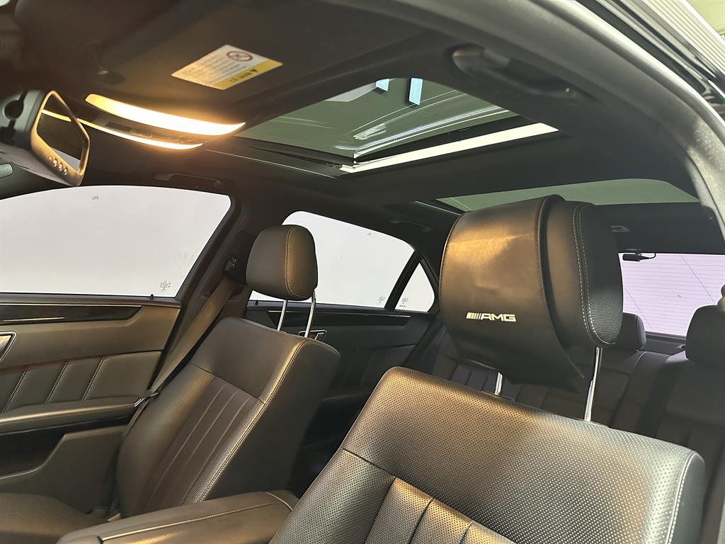 Mercedes Benz E class - Vista 12