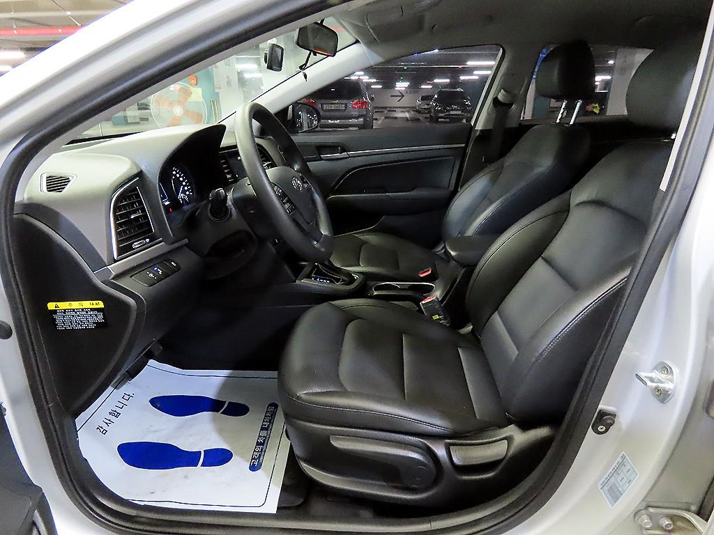 HYUNDAI Avante - Vista 6